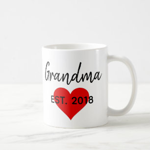 New Grandma established year heart pregnancy Coffee Mug