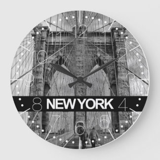 New York clock Brooklyn bridge