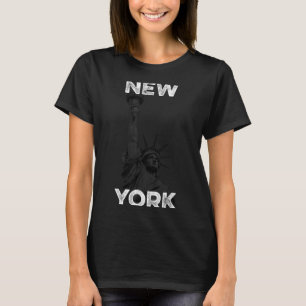 New York Statue Of Liberty Halftone Effect  T-Shirt