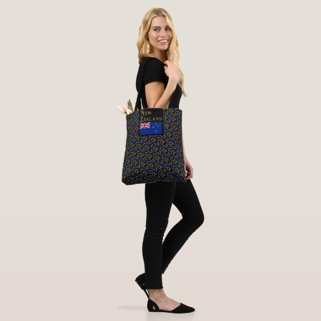 NEW ZEALAND      TOTE BAG (On Model)