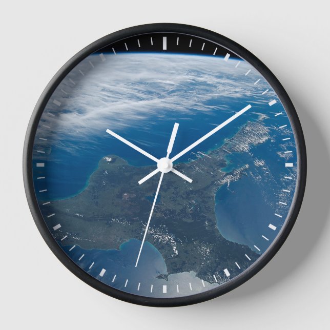 New Zealand's North Island. Clock (Front)