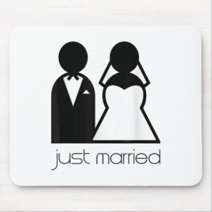 Newlywed, Matching Bride And Groom Just Married . Mouse Pad