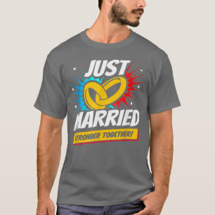 NewlywedsWedding HoneymoonBride GroomJust Married  T-Shirt
