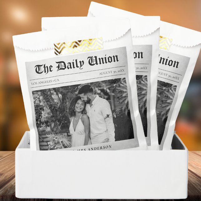 Newspaper Article Wedding Favour Bags (Newspaper Article Wedding Favor Bag
)