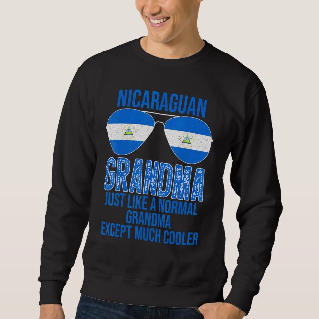 Nicaraguan Grandma Nicaragua Flag Sunglasses Mothe Sweatshirt (Front)