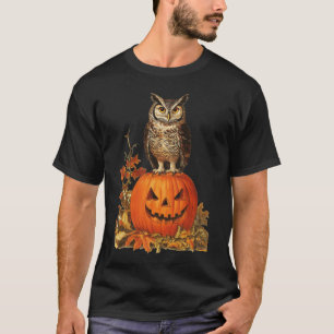 NIGHT OWL ON HALLOWEEN PUMPKIN AND AUTUMN LEAVES T-Shirt