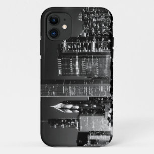 Night view of Chicago's famous cityscape Case-Mate iPhone Case