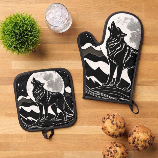 Night Wolf Silhouette Design Oven Mitt & Pot Holder Set (Top Down)