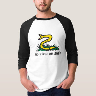 No step on snek memes Gadsden parody SnekRight T-Shirt