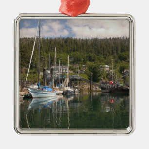 North America, Canada, Queen Charlotte Islands, 4 Metal Tree Decoration