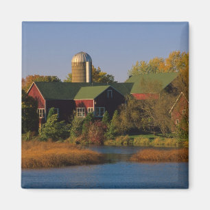 North America, USA, Wisconsin. Red Barn in Magnet