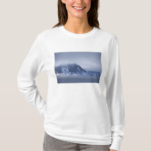 Norway, Arctic Circle, North Atlantic Ocean. T-Shirt