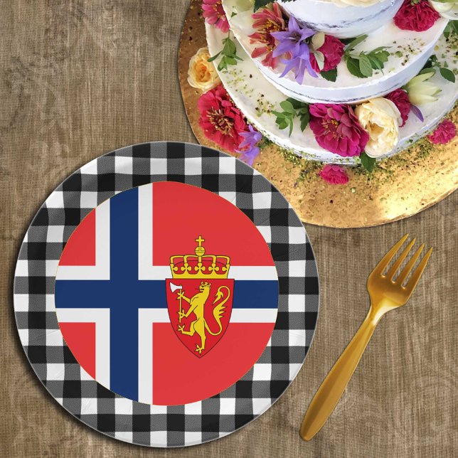 Norway Plate, buffalo plaid & Norwegian Flag Paper Plate (Creator Uploaded)