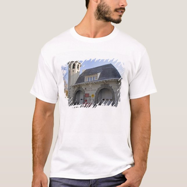 Number 19 Engine House in Washington, D.C. T-Shirt (Front)