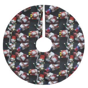 Nutcrackers heads together brushed polyester tree skirt