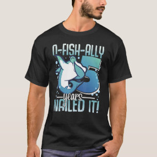O Fish Ally 5 Year Old Shark 5th Birthday Boy Hamm T-Shirt