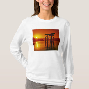O-Torii Gate, Itsukushima shrine, Miyajima, T-Shirt
