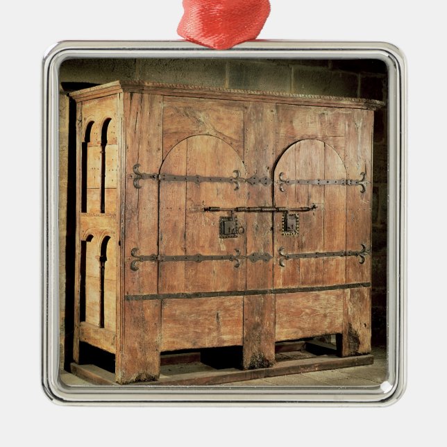 Oak chest of drawers metal tree decoration (Front)