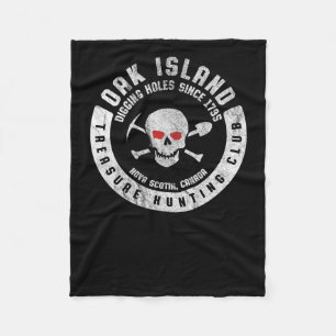 Oak Island Treasure Hunting Club Vintage Skull And Fleece Blanket