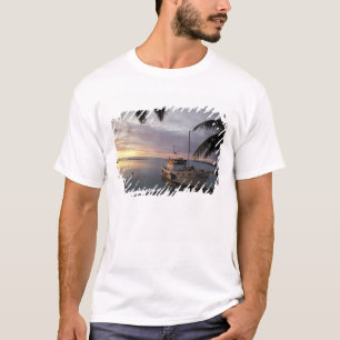 Oceania, Polynesia, Cook Islands, Aitutaki, T-Shirt