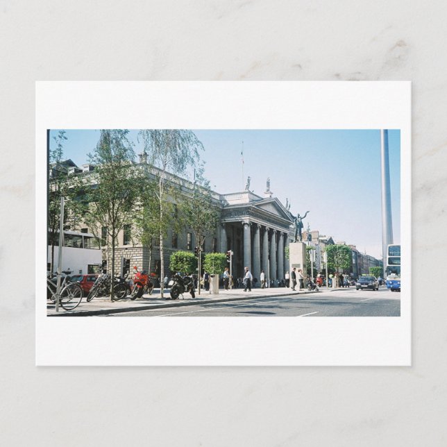 O'Connell St., Dublin GPO building Ireland Postcard (Front)