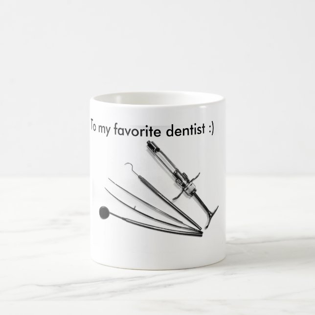 Odontologist, dentist, cup (Center)