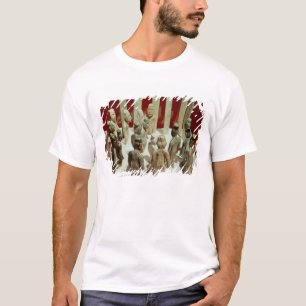 Offering of sixteen male figures, from La T-Shirt