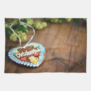 Oktoberfest gingerbread heart with hop on table tea towel
