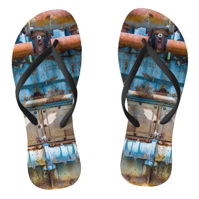 Old and rusty Atlas Imperial diesel engine at Inde Jandals (Footbed)