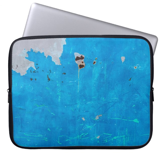 Old blue iron doors rusty texture background.abstr laptop sleeve (Front)