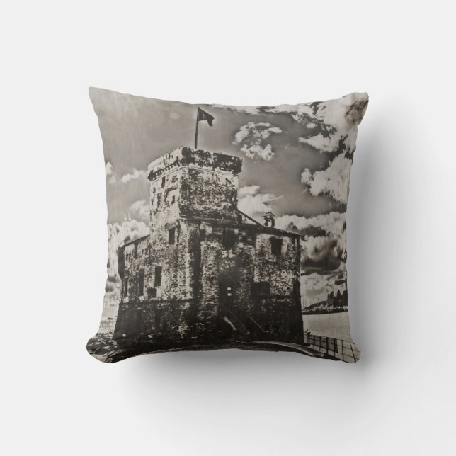 old castle cushion (Front)