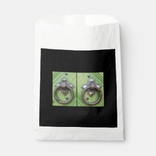 Old door favour bags