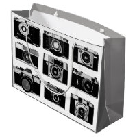 OLD FASHIONED PHOTOGRAPHY CAMERAS IN BLACK & WHITE