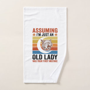 Old Lady Wildcat Vintage Funny Shirt Design_1 Hand Towel