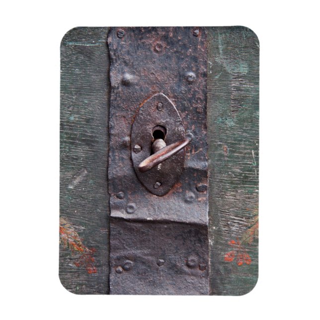 Old lock with key magnet (Vertical)