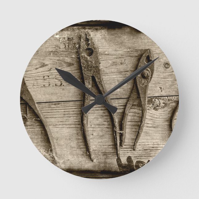 Old rusty tools. round clock (Front)