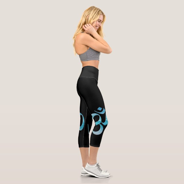 Om 6 capri leggings (Right)