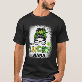 One Lucky Nana Messy Bun Leopard St Patrick's Day T-Shirt