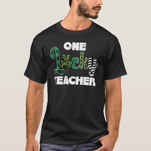 One Lucky Teacher Plaid Leopard St Patricks Day Wo T-Shirt (Front)