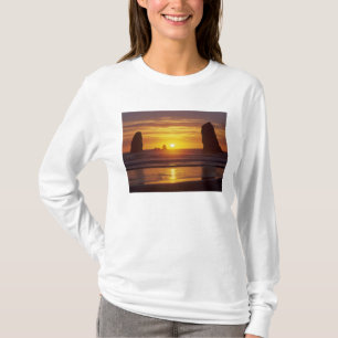 OR, Oregon Coast, Cannon Beach, seastacks at 2 T-Shirt