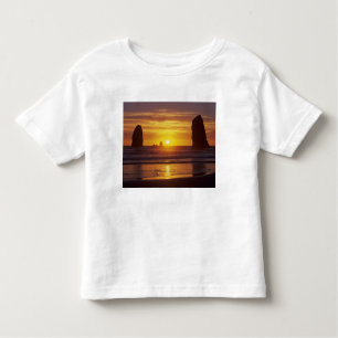OR, Oregon Coast, Cannon Beach, seastacks at 2 Toddler T-Shirt
