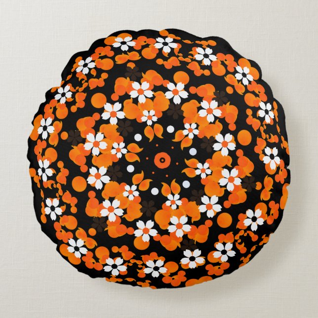 Ornamental patterned round pillow (Front)