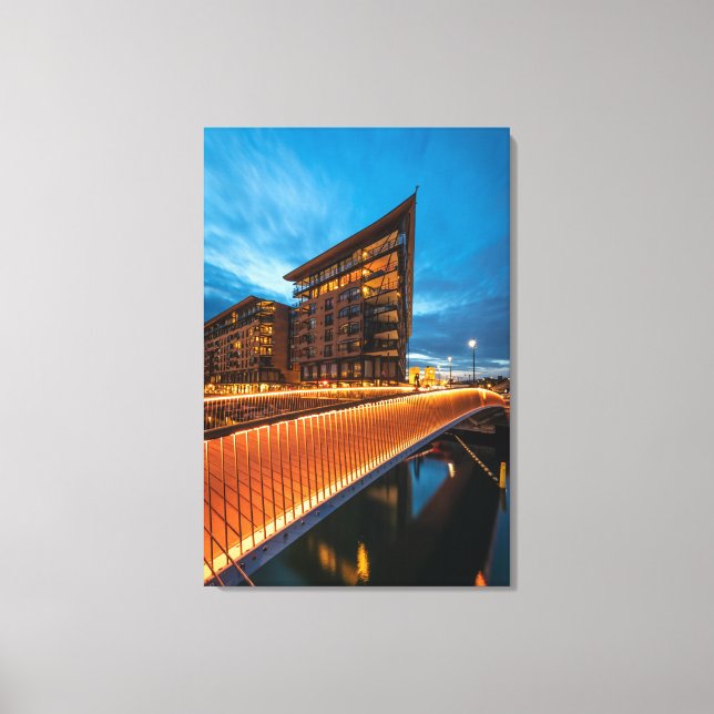 Oslo at night, Norway Canvas Print (Front)
