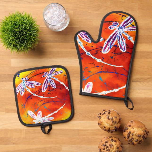 Outback Dragonfly Dance Oven Mitt & Pot Holder Set (Top Down)