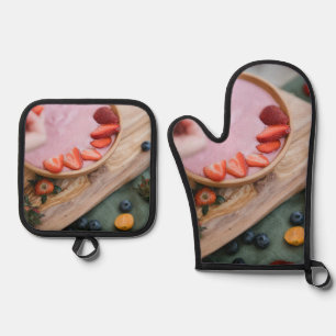 Oven Mitt and Pot Holders Oven Mitt & Pot Holder Set