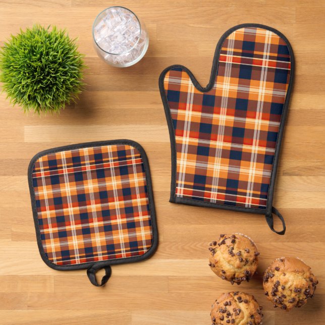 Oven Mitt and Pot Holders Oven Mitt & Pot Holder Set (Top Down)