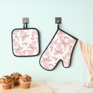 Oven Mitt and Pot Holders Set