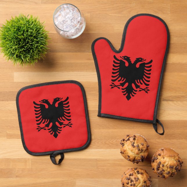 Oven Mitt and Pot Holders with flag of Albania Oven Mitt & Pot Holder Set (Top Down)