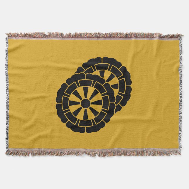 Overlapping flower-shaped Genji carts Throw Blanket (Front)