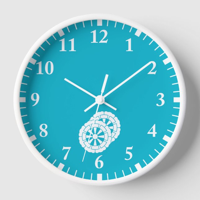 Overlapping flower-shaped Genji carts Wall Clock (Front)